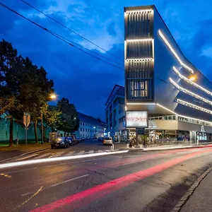 Schweitzer Center Апартаменты Грац